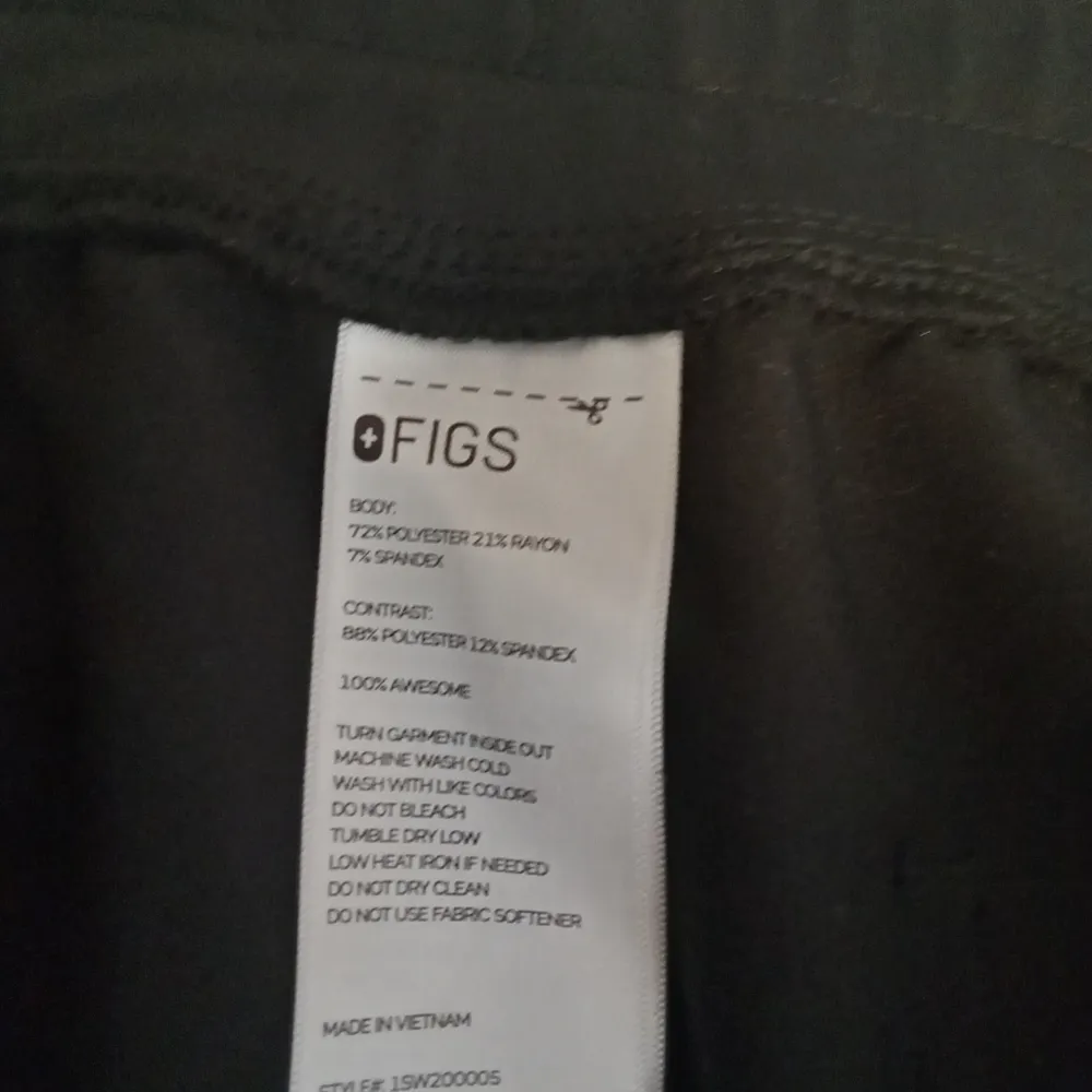 women's set scrub top n bottoms black color size 4Large - Image 4