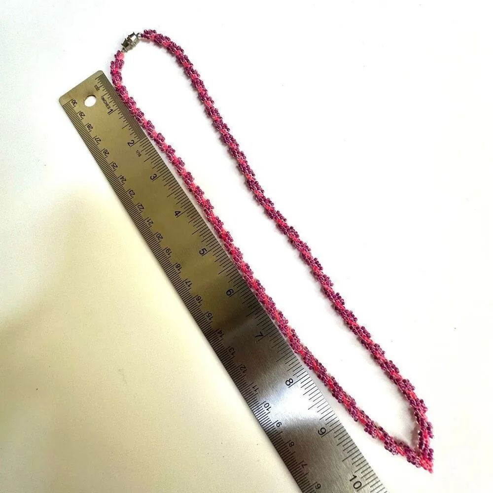 Pink and purple beaded V necklace - Image 7