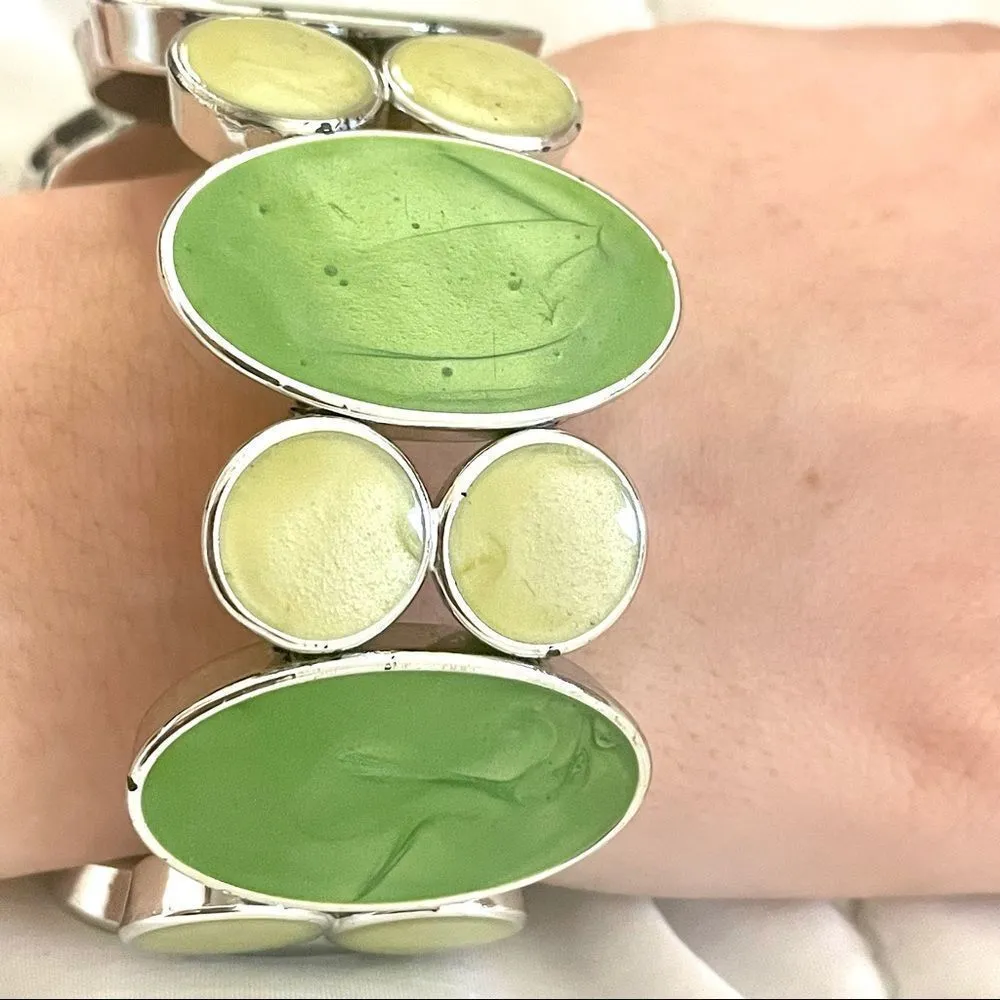 Green stretchy wide bracelet - Image 3