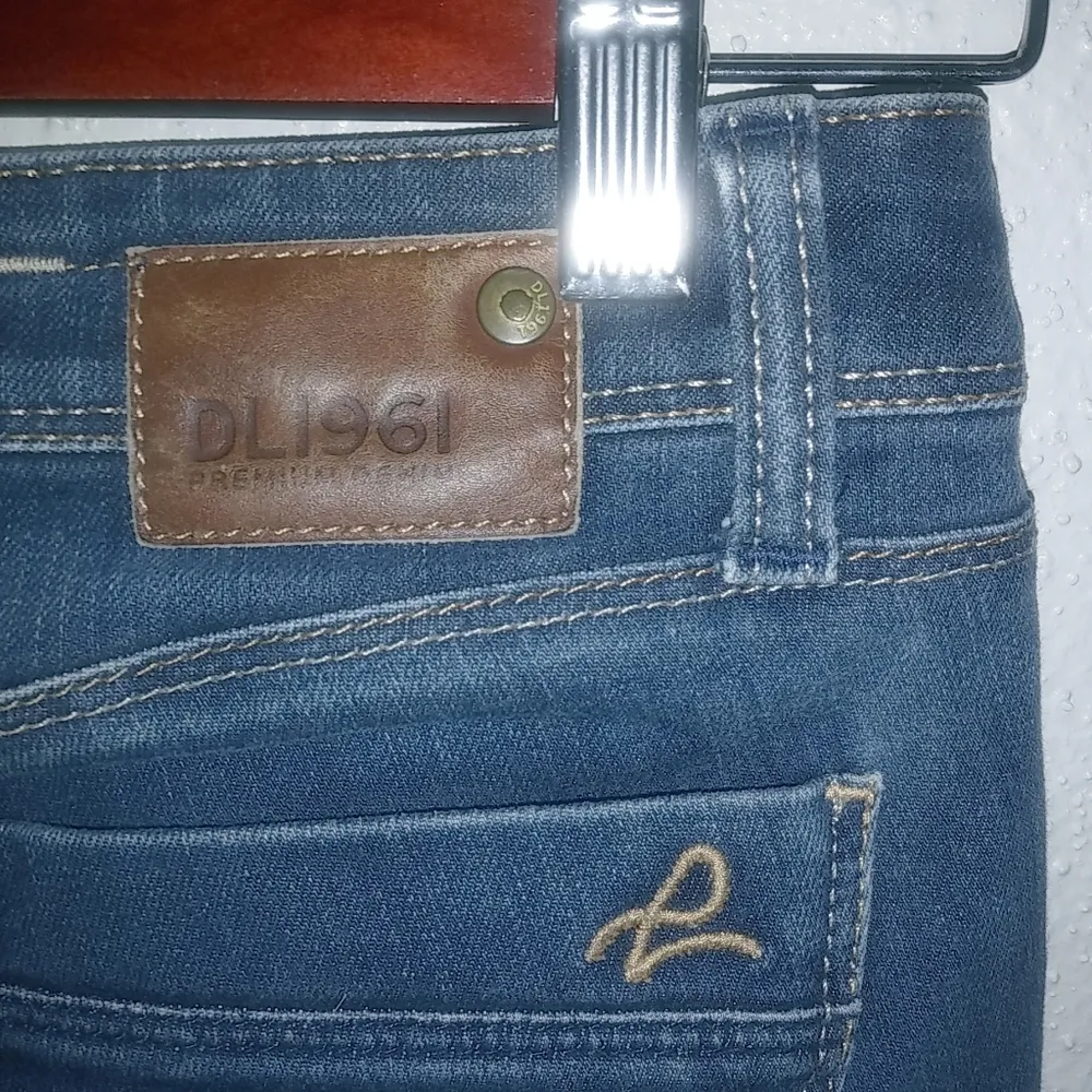 DL1961 26x31 Cindy Slim Boot 4-Way 360 Stretch Dark Wash Jeans - Image 11