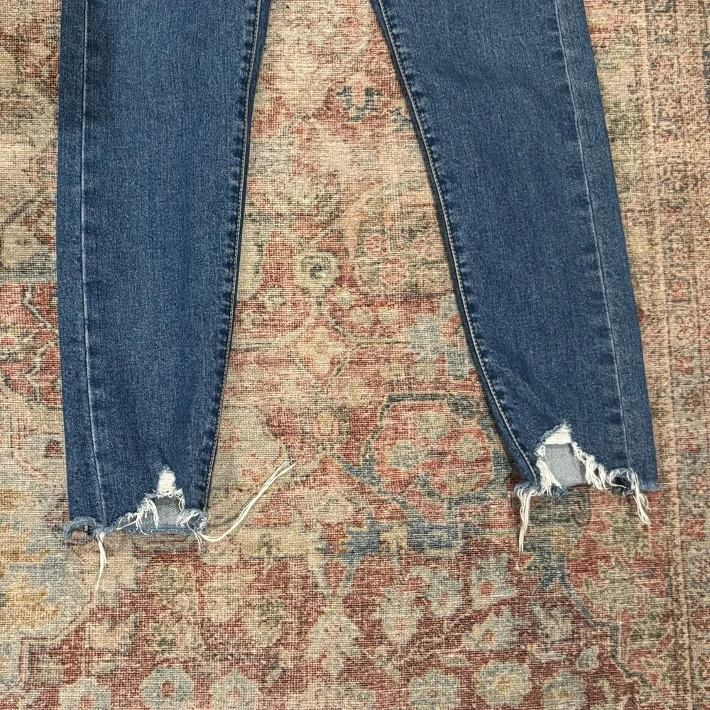 Levi’s Premium Raw Hem Wedgie Fit Skinny Jeans, size 25 - Image 4