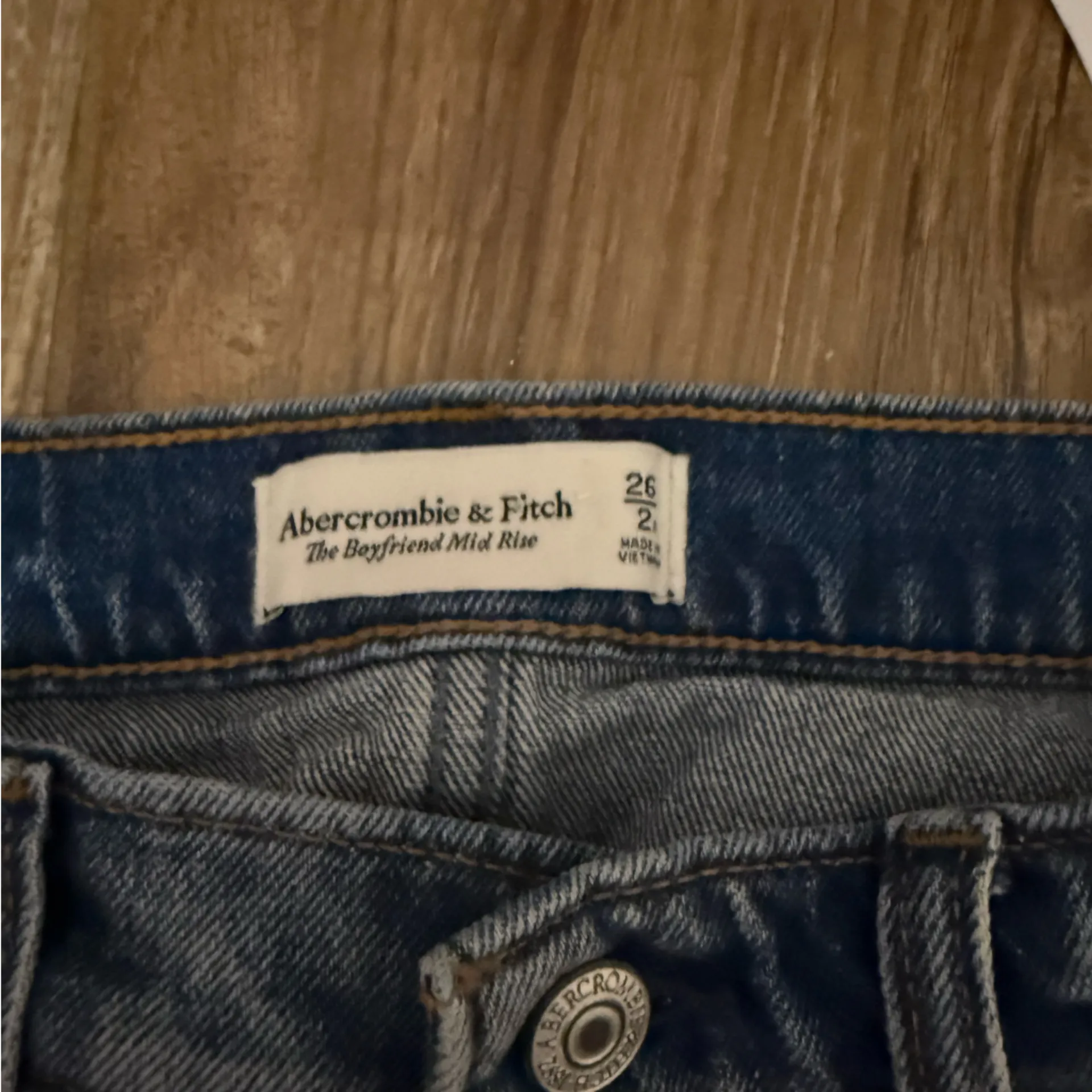 Abercrombie & Fitch The Boyfriend Mid-Rise Jeans - Image 2