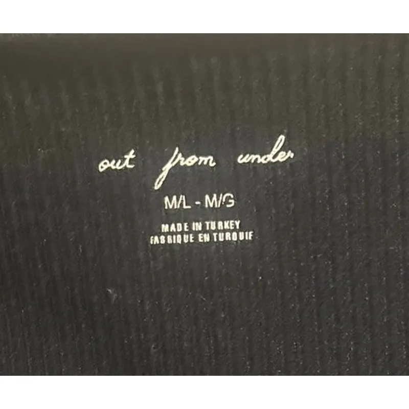 Urban Outfitters Out From Under Go For Gold Seamless Fitted Top Black sz. M/L - Image 5