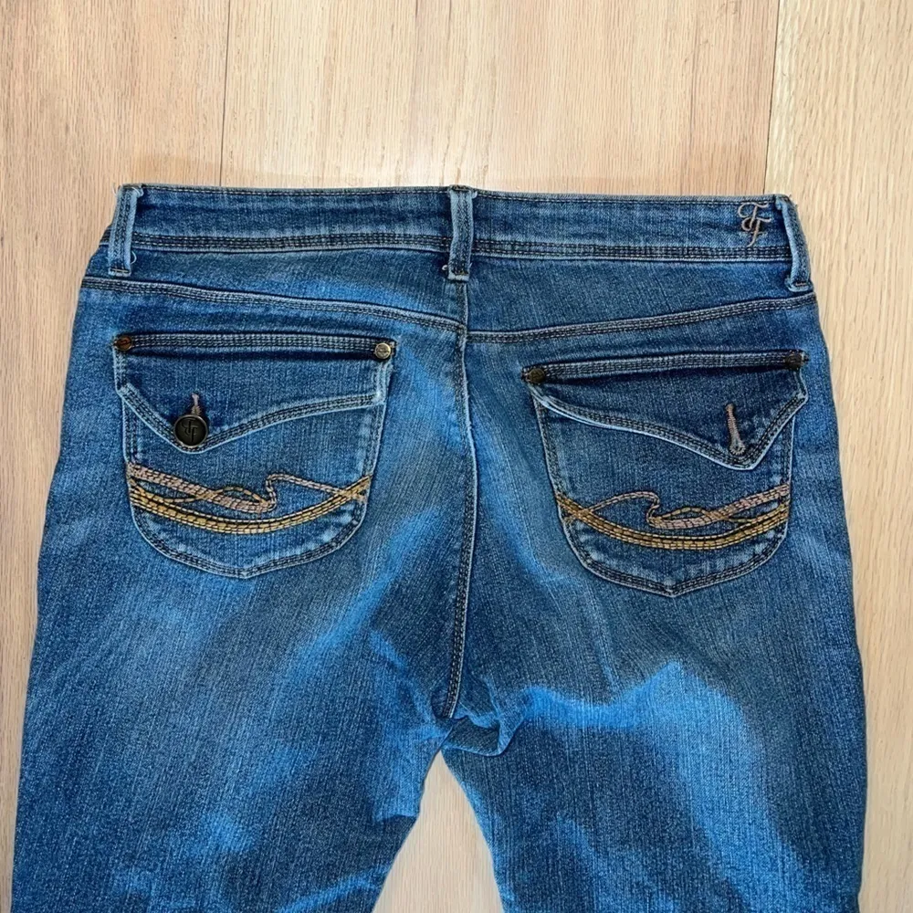 True Freedom Jeans Medium Wash Denim Juniors Size 7 - Image 4