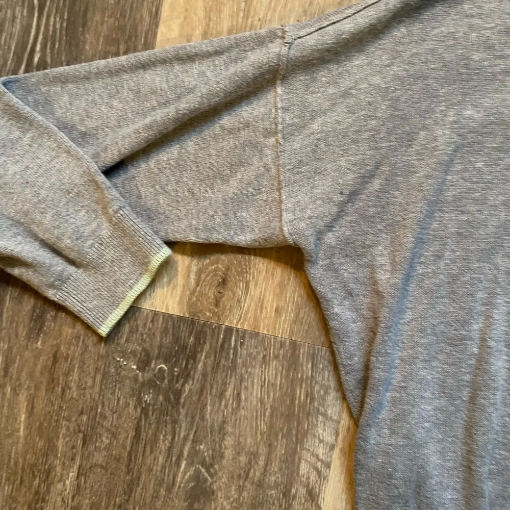 Victoria's Secret Embroidered Gray Crew‎ Neck Long Sleeve Cashmere Sweater Small - Image 2