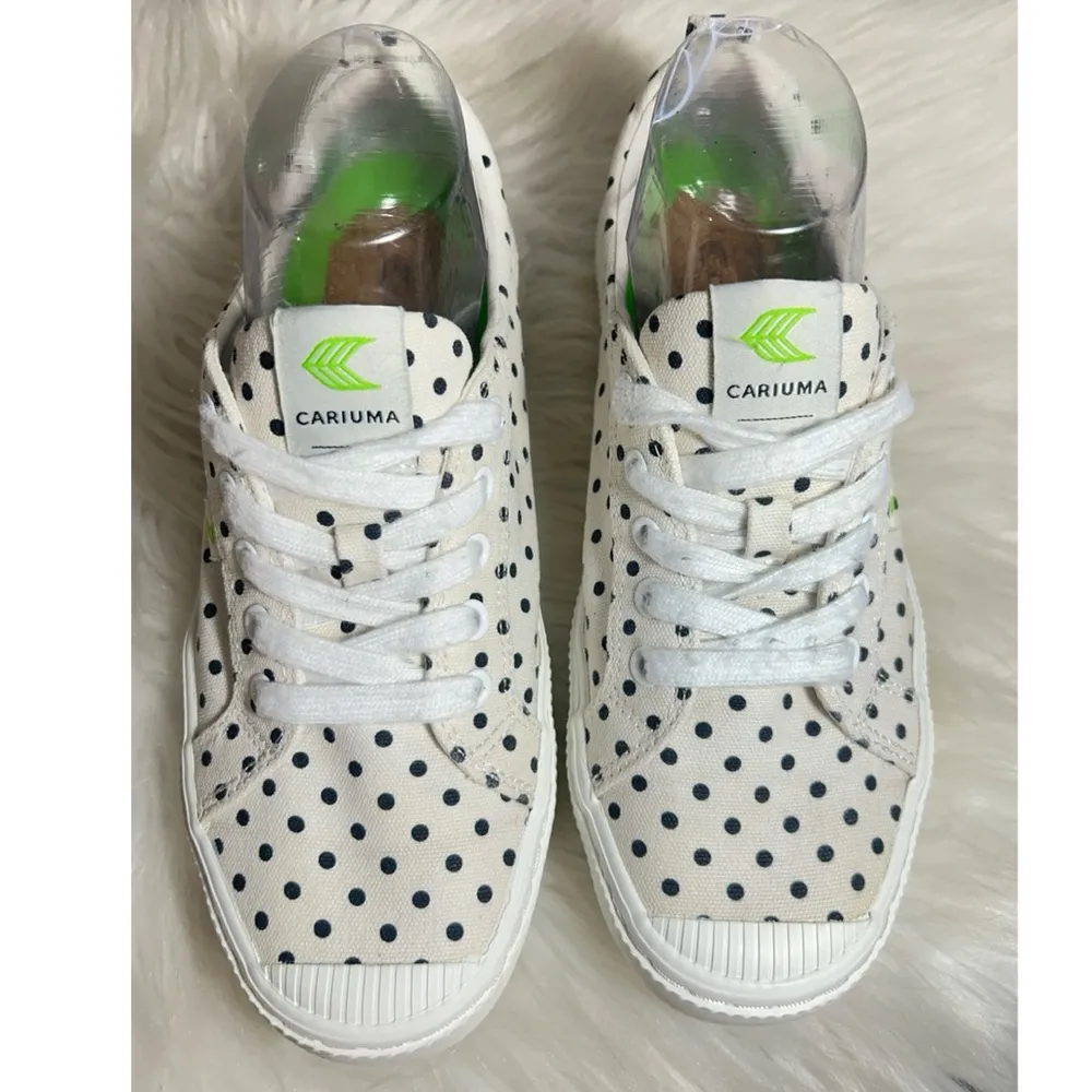 CARIUMA White Polka Dots Canvas OCA LOW Sneakers Size 8.5W /7Men Black - Image 4