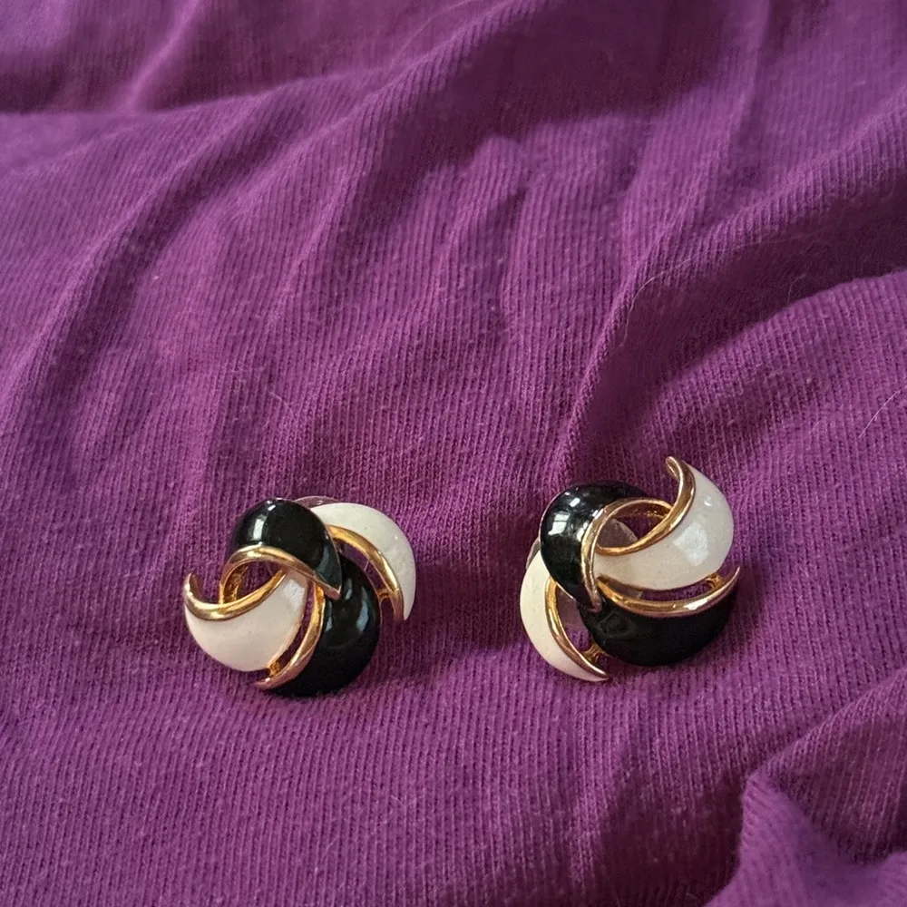 Elegant Black and White Gold - Image 4