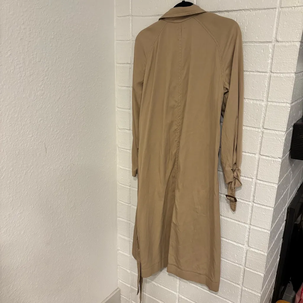 Gap  tan trench coat - Image 5