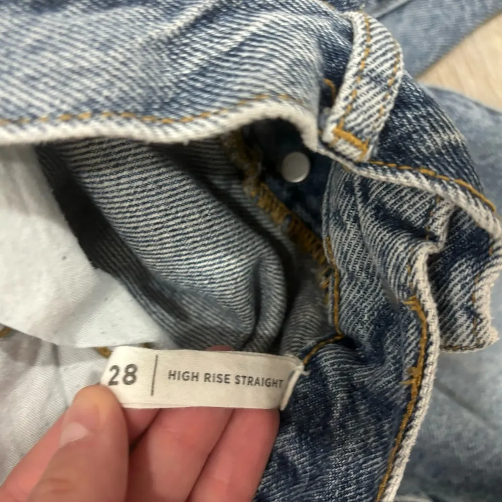 High Rise Straight Ripped Jeans - Image 4