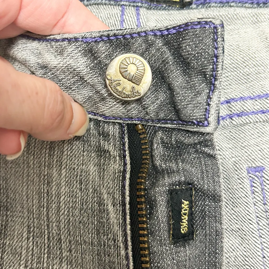 Akademiks Washed Out Black Gray Purple Embroidery Low Rise Bermuda Jean Short 34 - Image 11