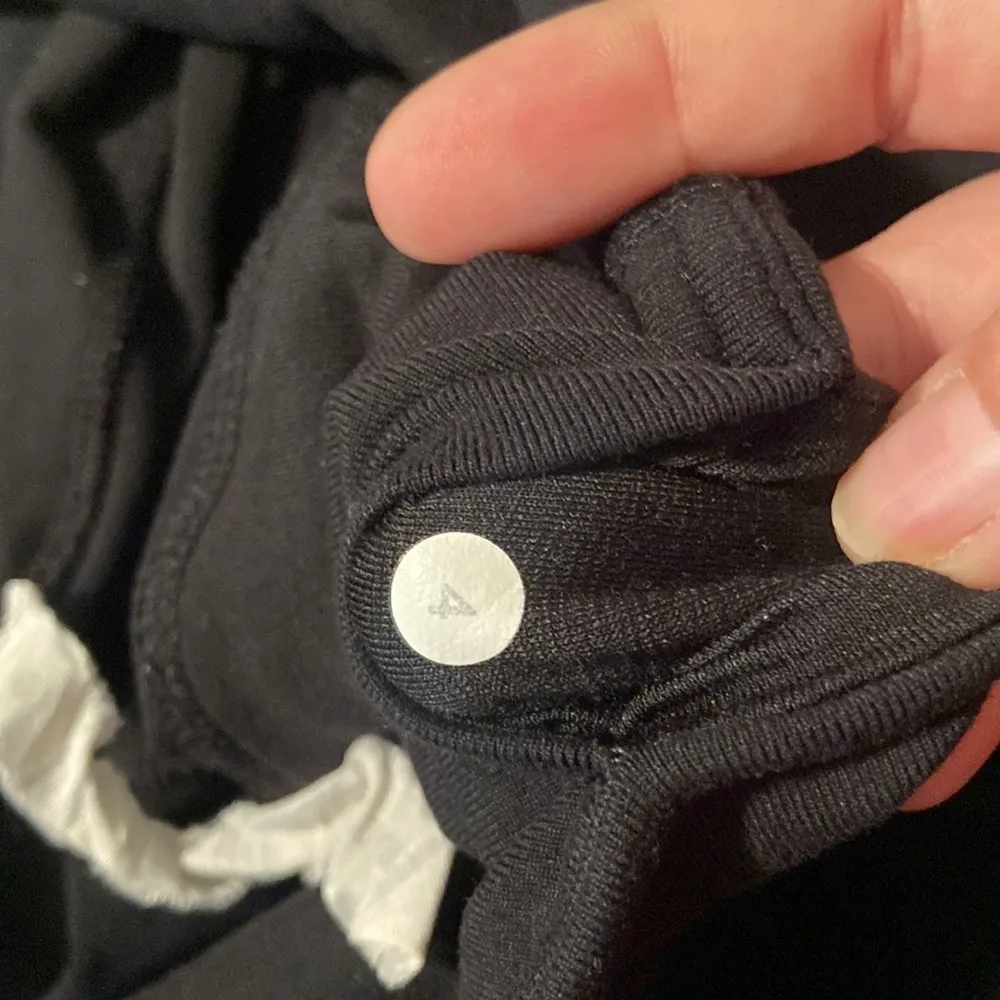 Lululemon Black Capri Leggings - Image 6