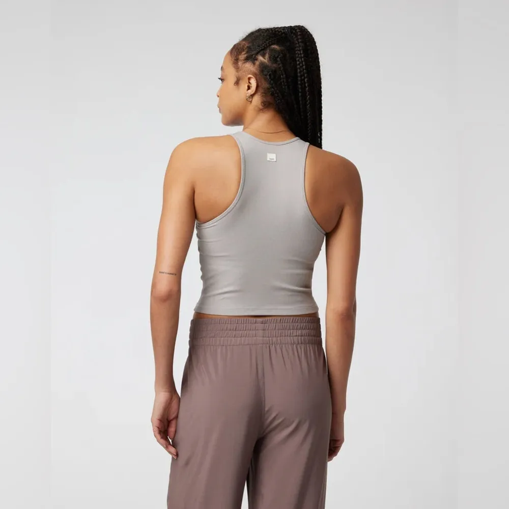 Vuori Pose Plyo Rib Tank Soft Pewter Heather Full Support Moisture Wicking L - Image 2