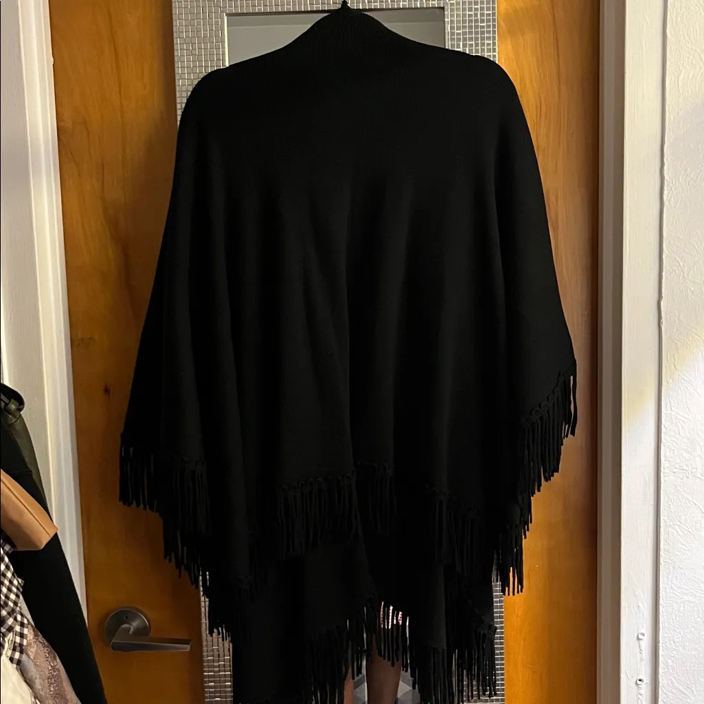 Coldwater Creek Elegant Black Acrylic Poncho - Image 3