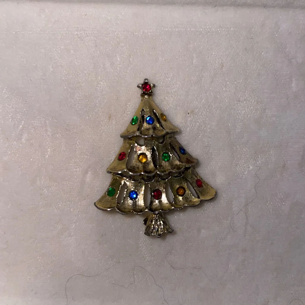 Vintage 70’s Gold Tone and Jeweled Christmas Tree Brooch - Image 2