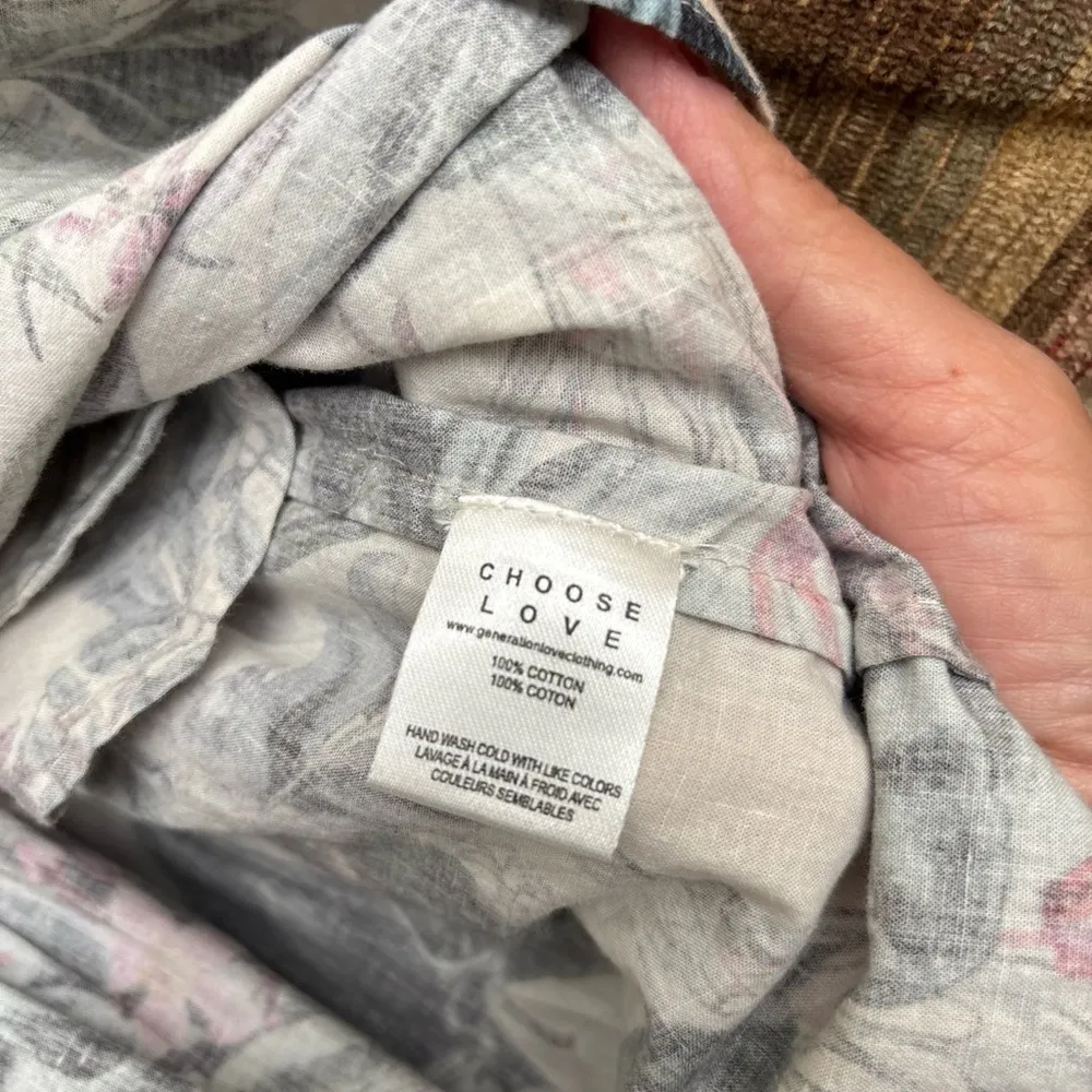 Generation Love Black and White Sundress with V-Neck and Long Sleeves - Image 5