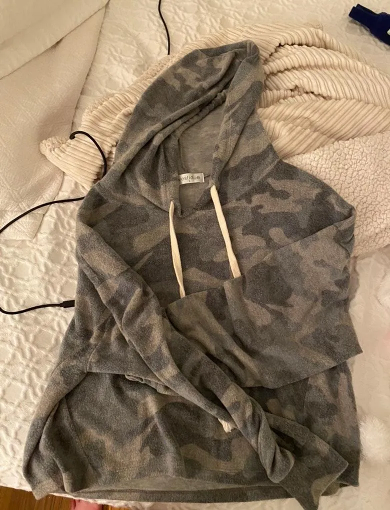 Vestique Sweater  - Image 2