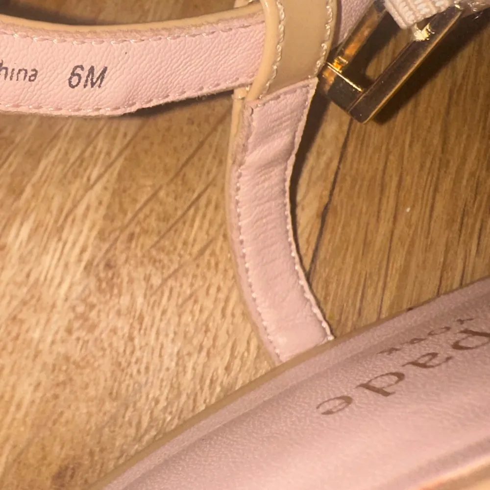 Kate Spade New York Women's Tallin Wedge Sandal, Powder Patent, 6, NWOT - Image 9