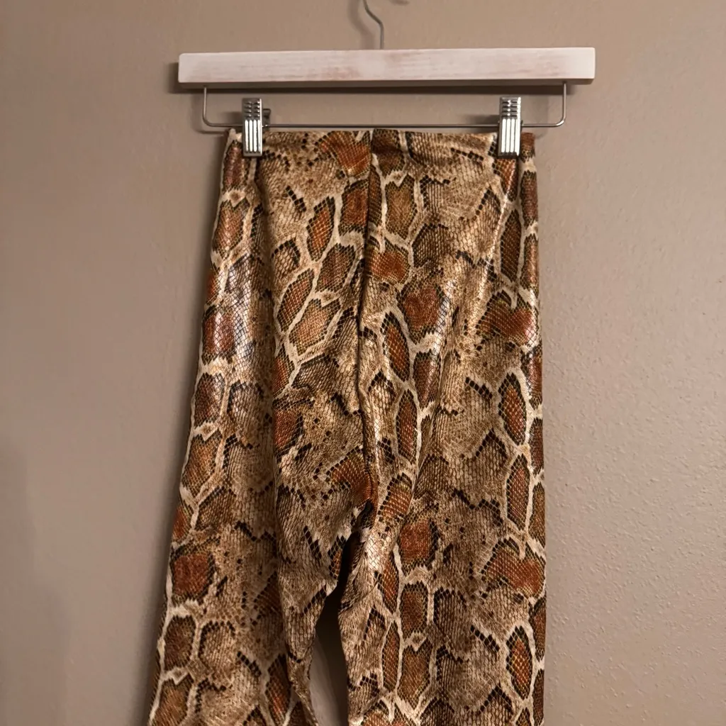 COMMANDO Faux Leather‎ Snake Print Leggings - Image 3