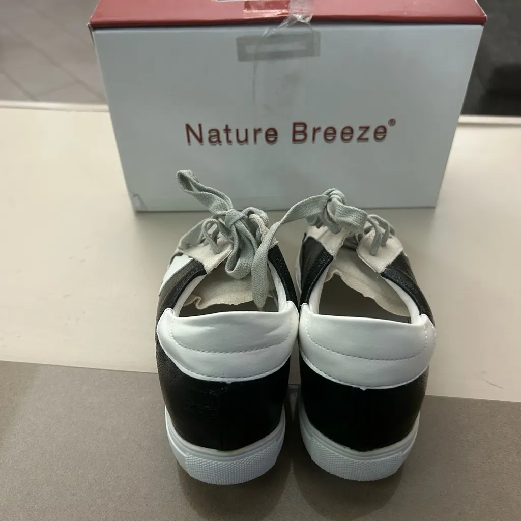 Nature Breeze Cream and Black Lace-Up Sneakers 8. Light peeling - Image 4
