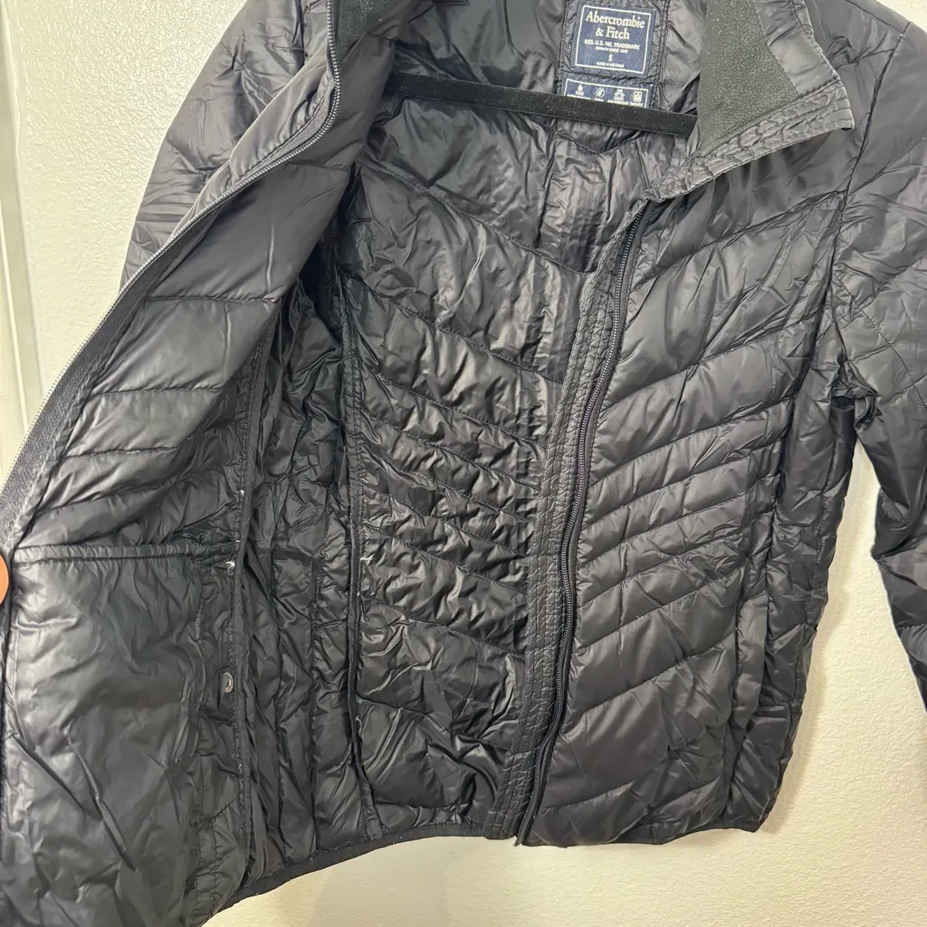Abercrombie & Fitch Navy down packable puffer jacket - Image 7