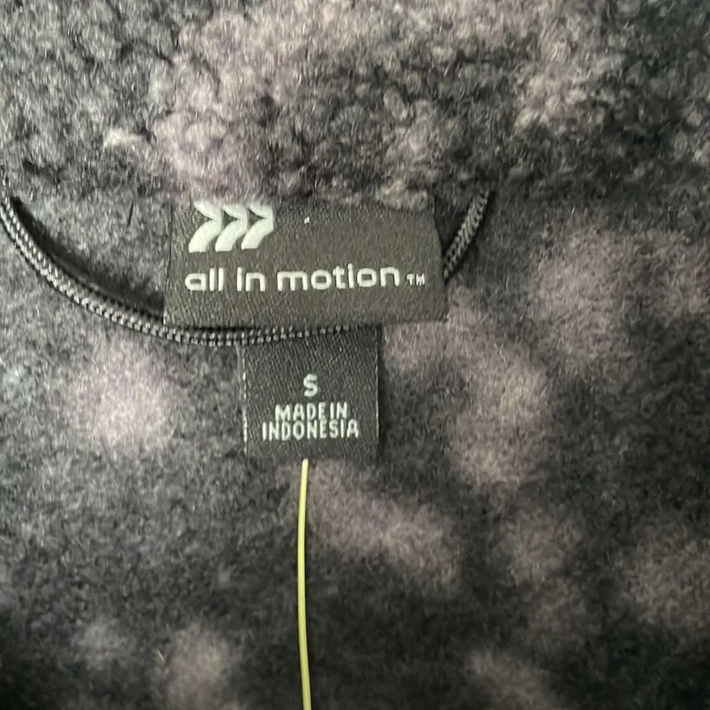 NWT All in Motion Dark Gray Cheetah Sherpa Jacket Size Small - Image 5