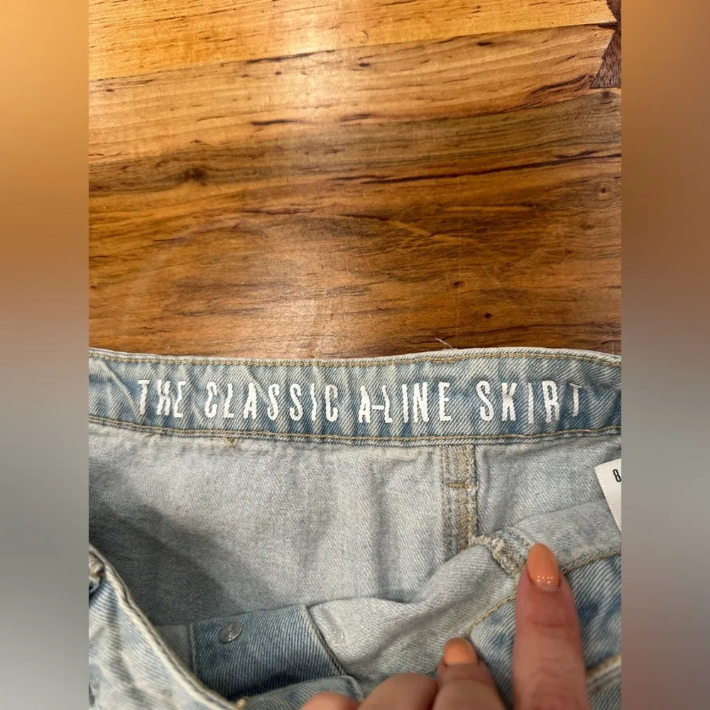 EUC VINTAGE HIGHWAIST denim skirt button down super soft Blue Size undefined - Image 4