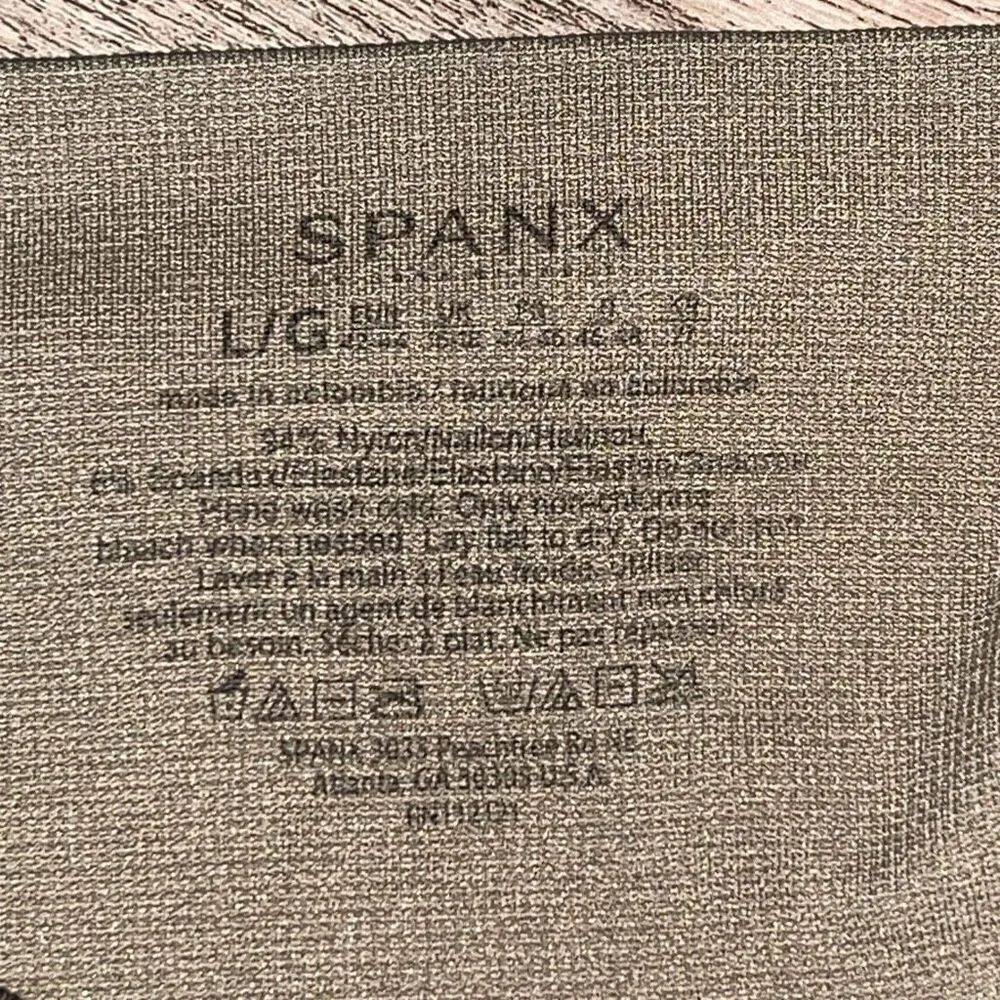 Spanx Desert Camo High Rise Look At Me Now Seamless Cropped Leggings Tan‎ Large - Image 4