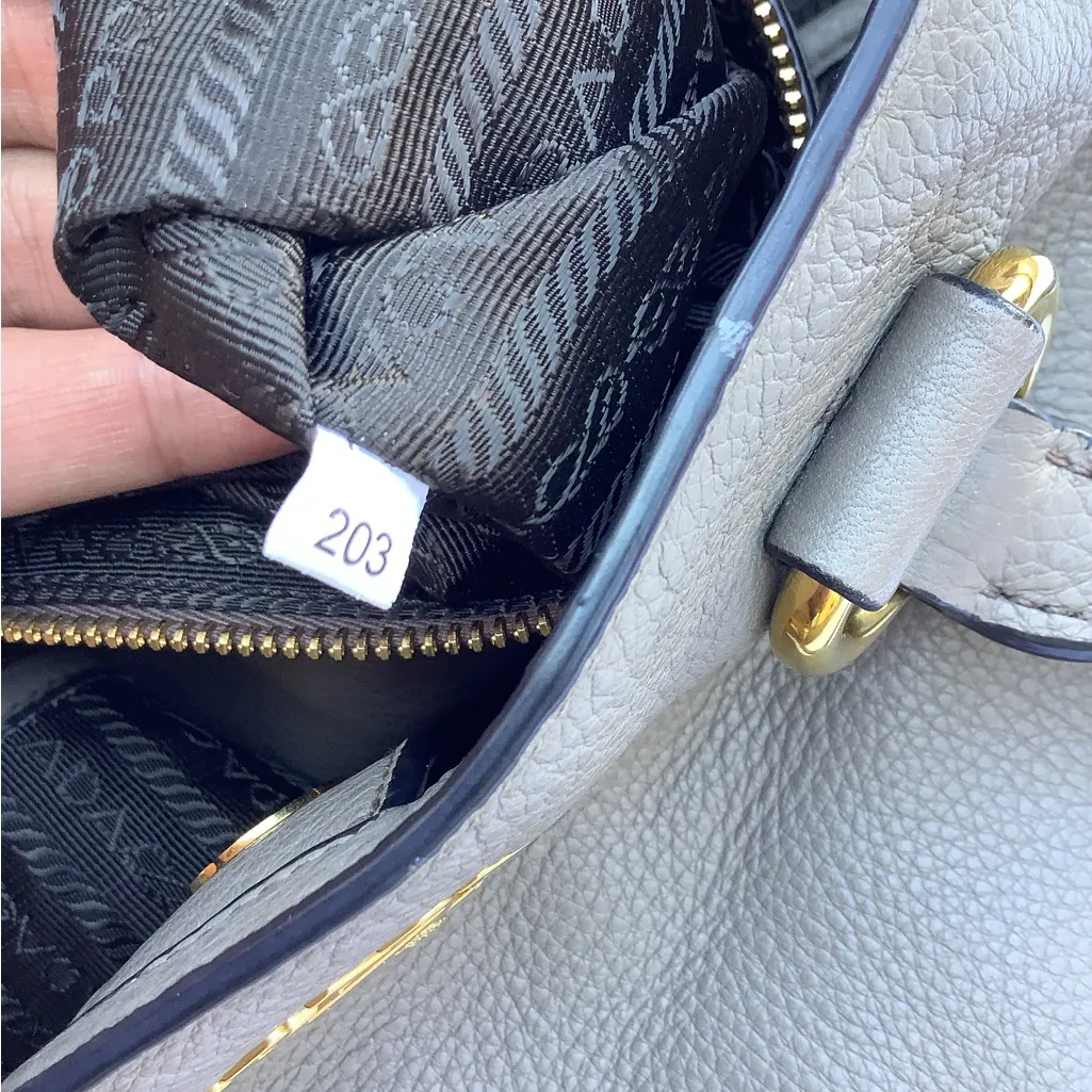 NICE genuine leather PRADA tote bag 🌷🌷 - Image 12