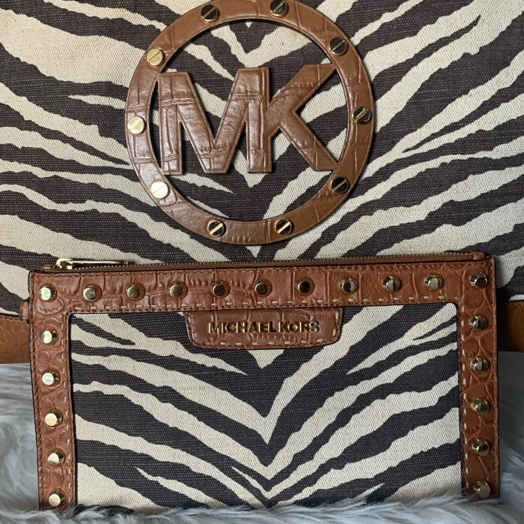 Michael Kors Zebra Print Tote and Clutch Set - Brown - Image 2