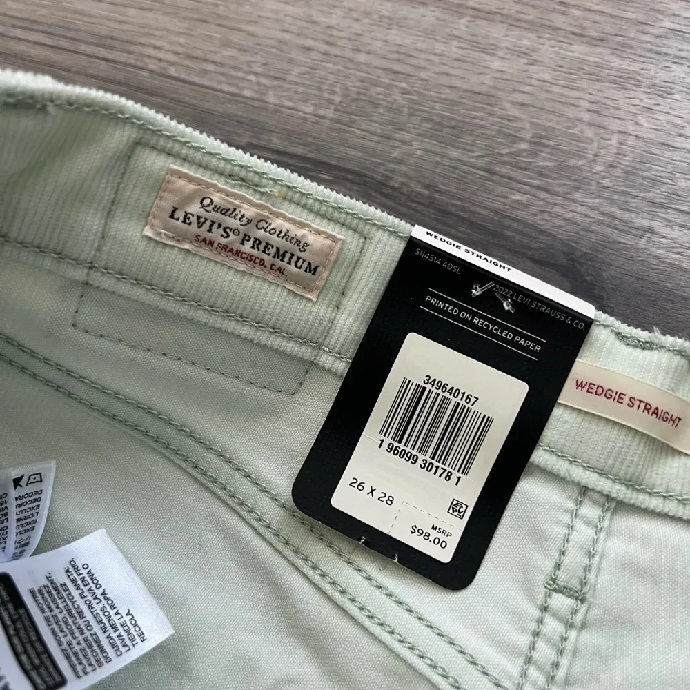 NWT Levi’s Wedgie Straight Fit Corduroy Women’s Pants | Meadow Mist Green | 26 - Image 10