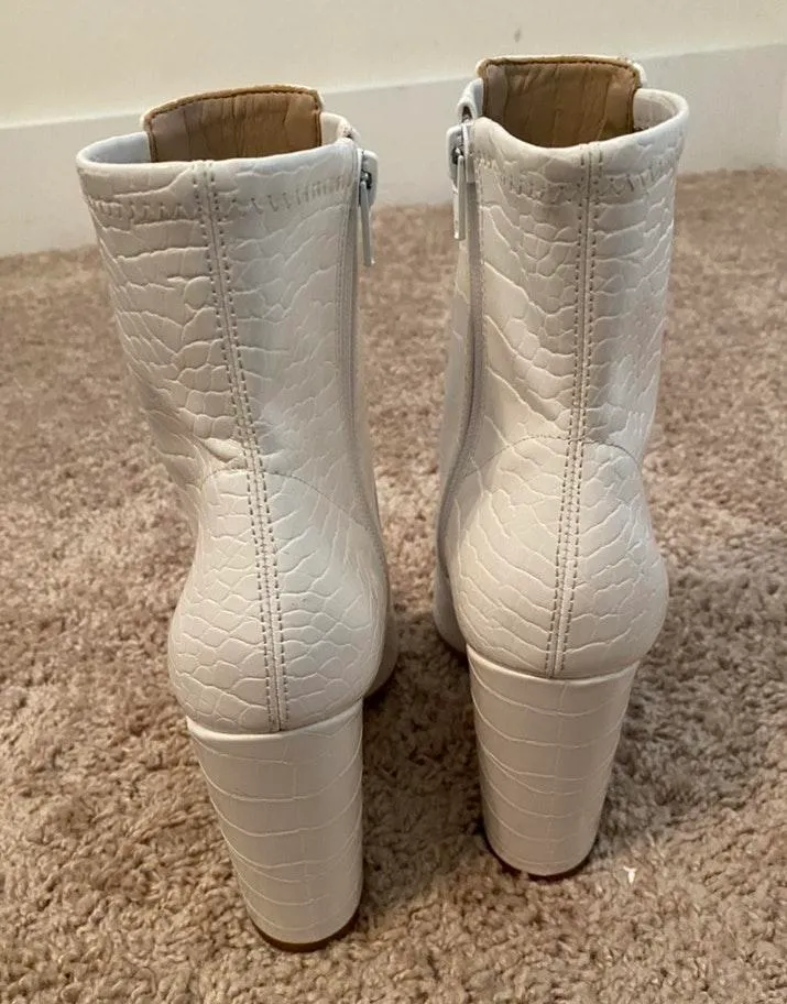 ALDO White Heeled Boots - Image 5