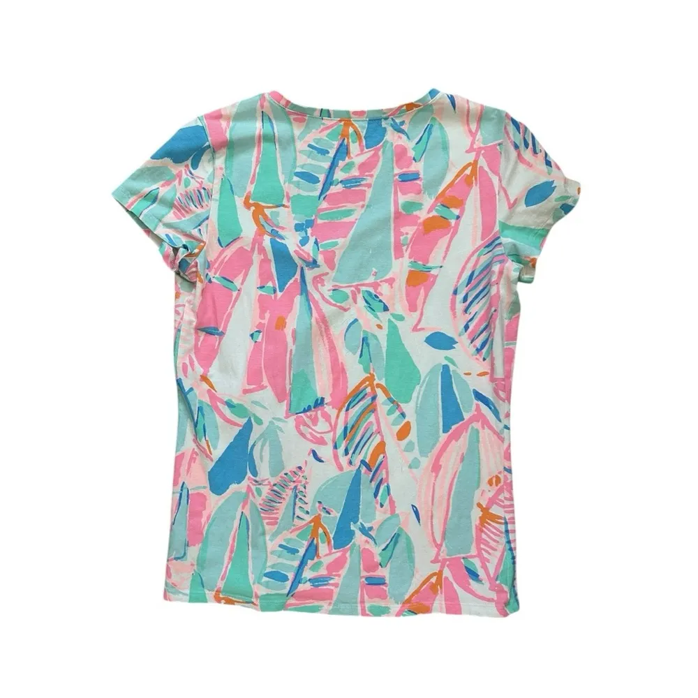 Lilly Pulitzer Michele V Neck Tee Out to Sea Print Sailboat Size Medium - Image 3