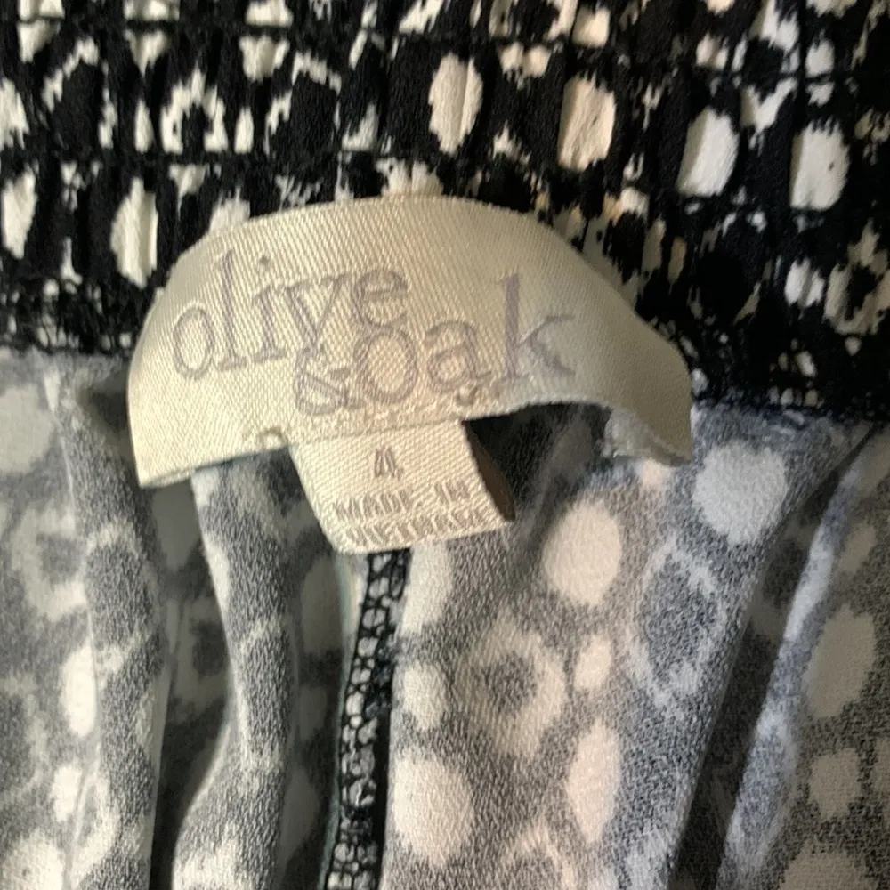 Olive & Oak  women's size 4 black and cream pants - Image 4