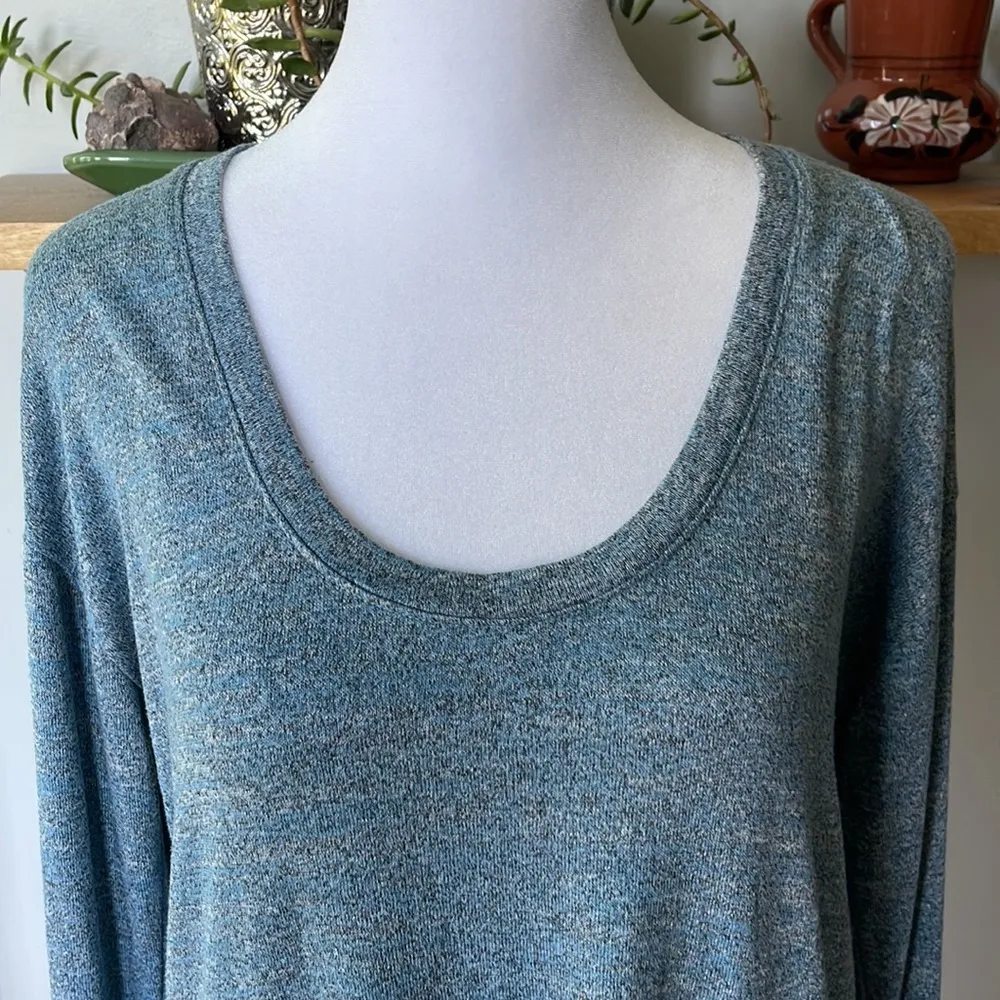 GAP Heather Blue Scoop Neck Long Sleeve Knit Top Size XS - Image 2