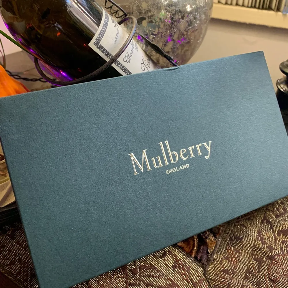 Authentic MULBERRY ENGLAND Calf leather/studs card/phone holder - Image 10