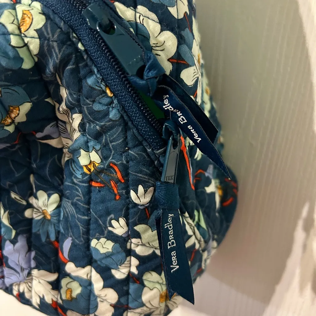 VERA BRADLEY Small Vera Tote - Image 5