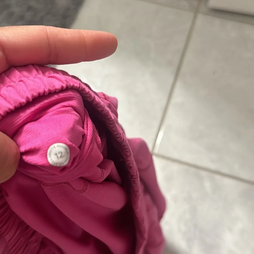 LULULEMON Hotty Hot 4" LR Shorts Ripened Raspberry 12 - Image 7