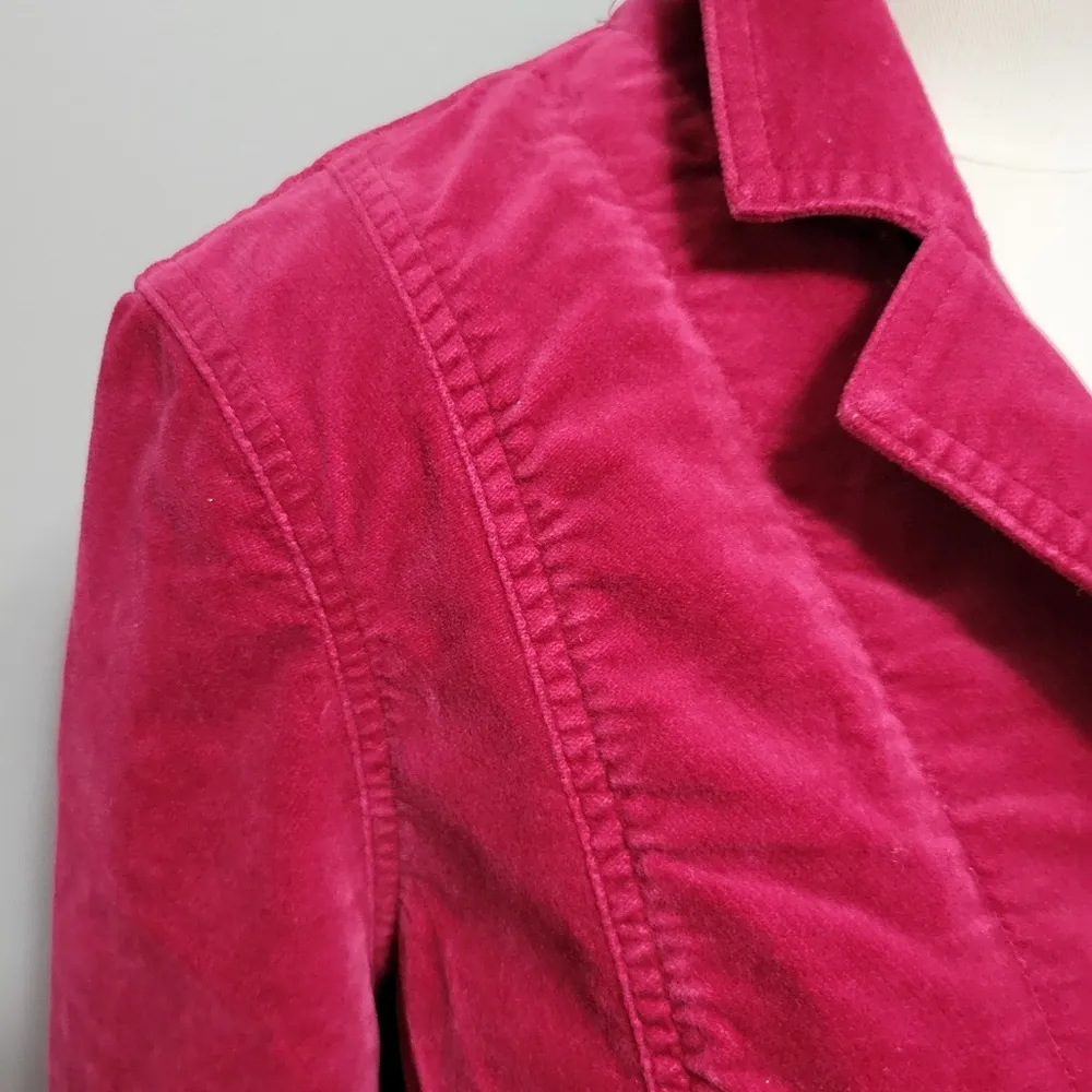Madison & Max raspberry velvet blazer size medium - Image 2