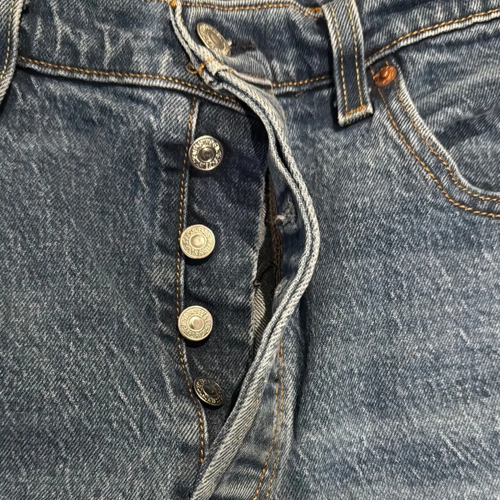 Levi's CAPRI Blue Denim Jeans with Signature Patch - Image 6