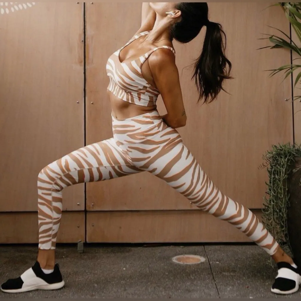 Beach Riot Sport Piper High Rise Stretch Leggings in Cloud Cream Zebra Size XS - Image 1