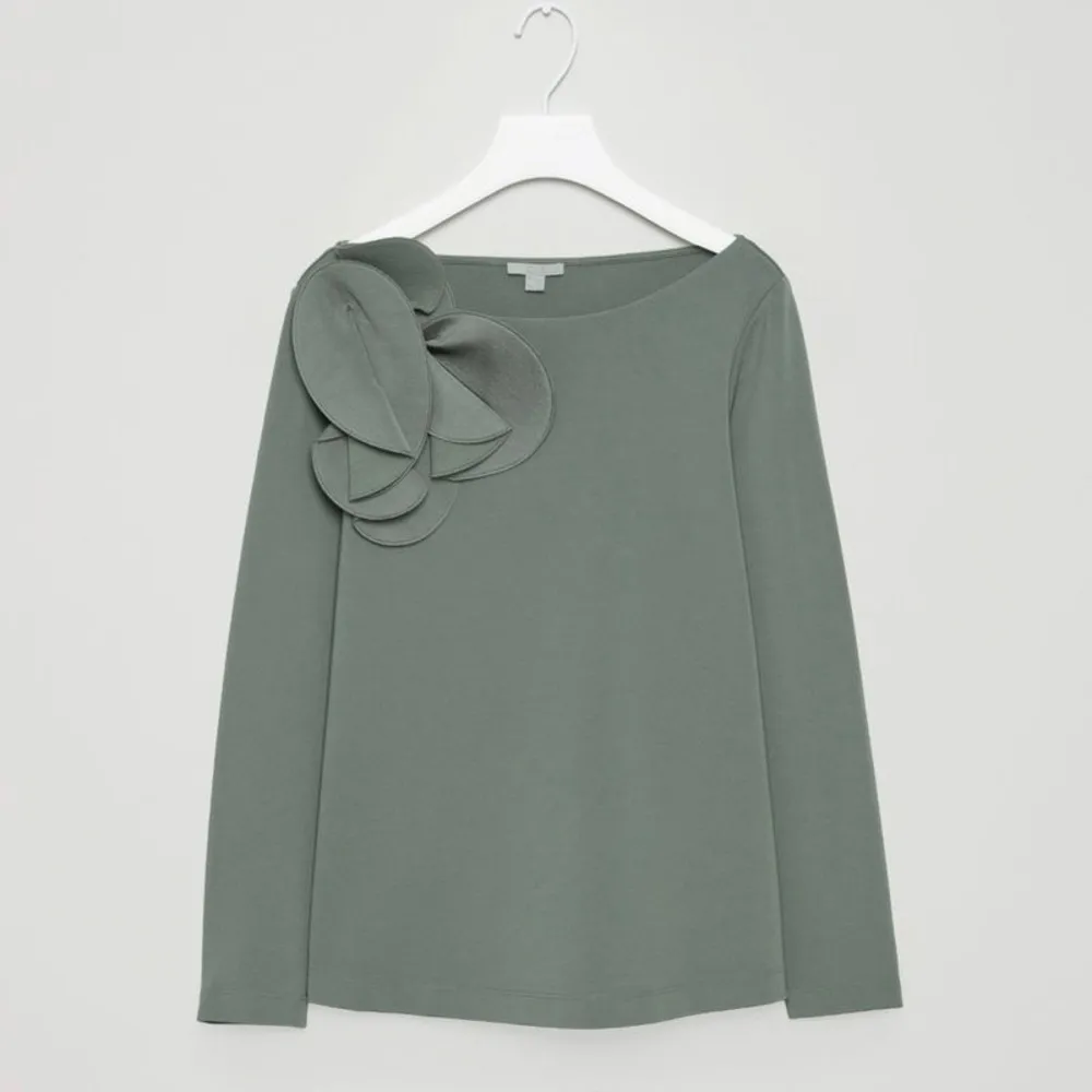 COS Green Floral Appliqué Long Sleeve Boat Neck Top Women's Size XS Oversized - Image 4