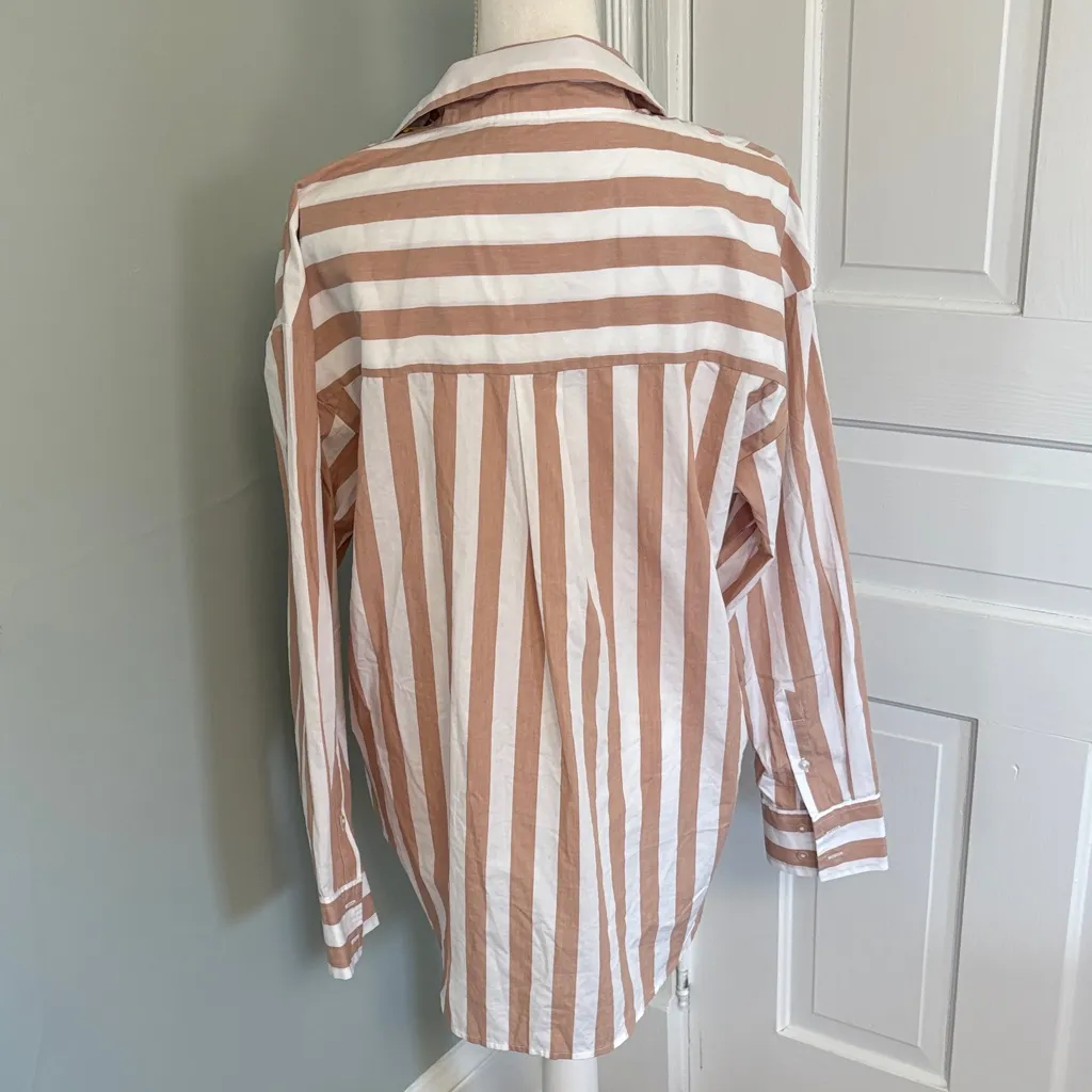 Abercrombie & Fitch Striped Tan White oversized women’s Shirt size small - Image 2