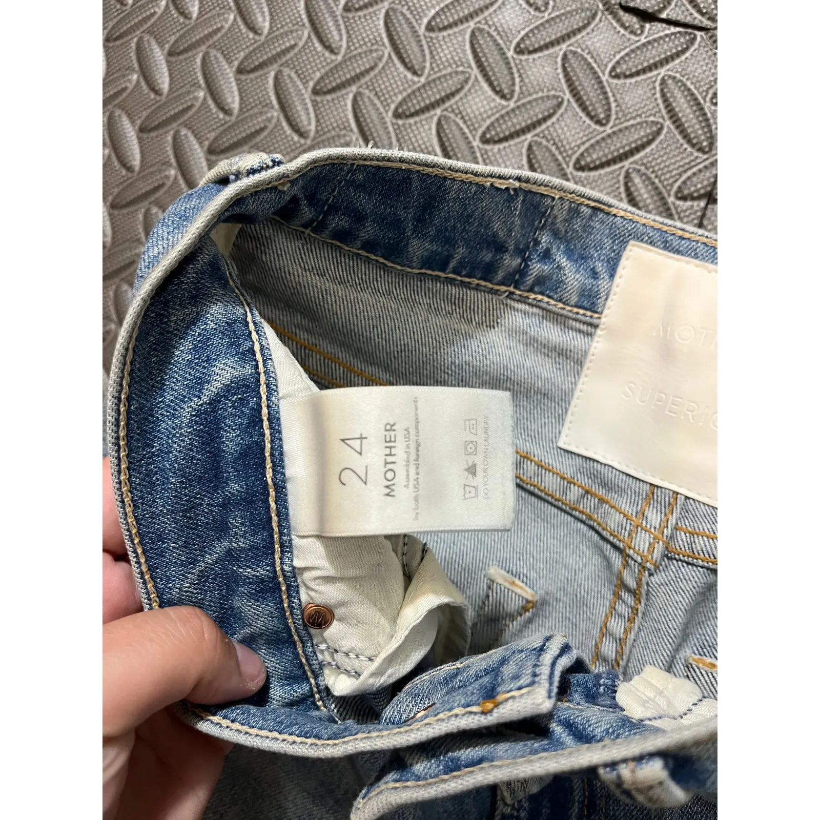 Mother Superior The Insider Crop Step Fray Jeans‎ In We Are Castaways Size 24 Blue - Image 5