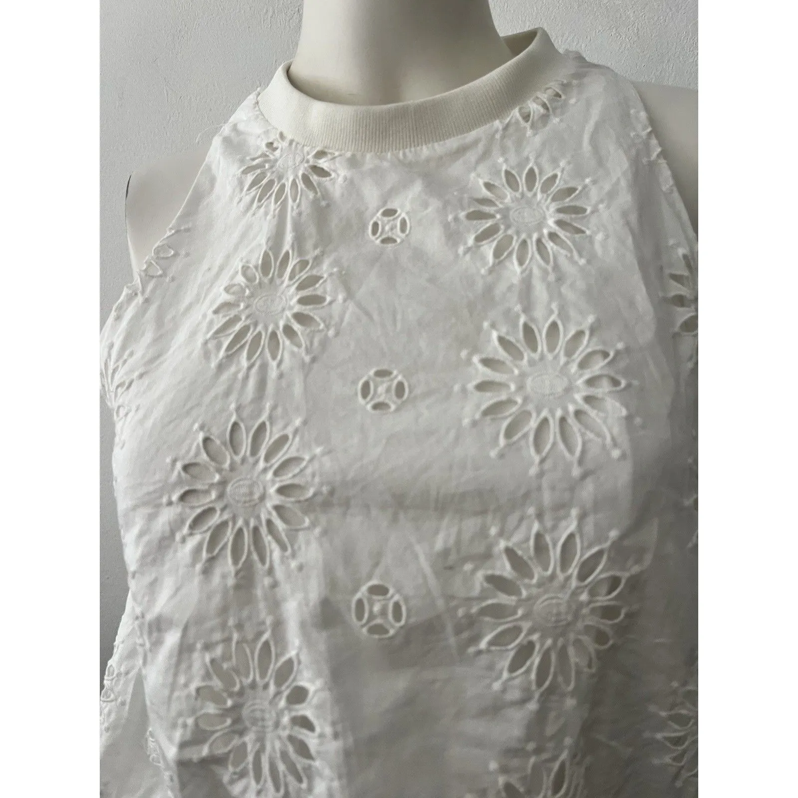 Zara Crop Top XS White Eyelet Lace Floral Sleeveless Boho Summer Coastal Beach - Image 7