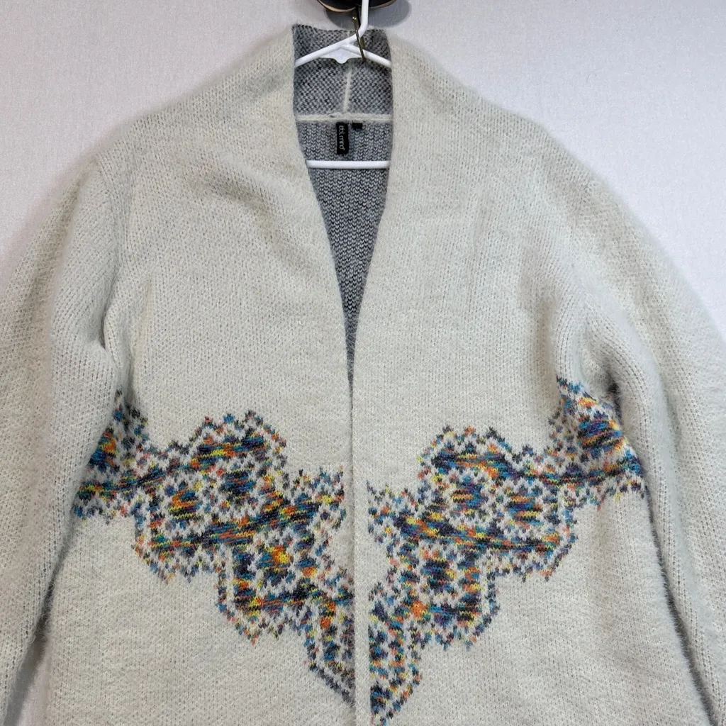 Chic Cream Patterned Women's Cardigan Size M - Image 3