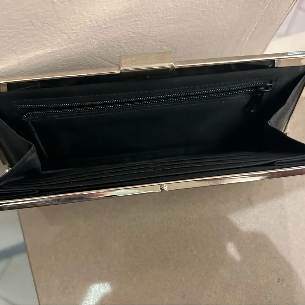 Clutch Black and Orange Floral Clutch with Retro Design - Image 3