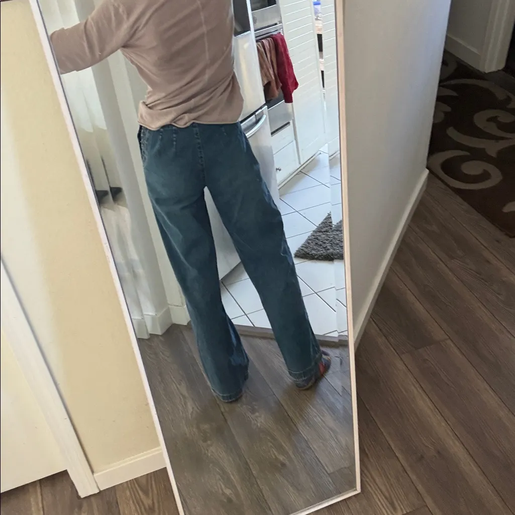 Ann Taylor Dark Blue Straight Leg high waisted funky Jeans size 2 - Image 4