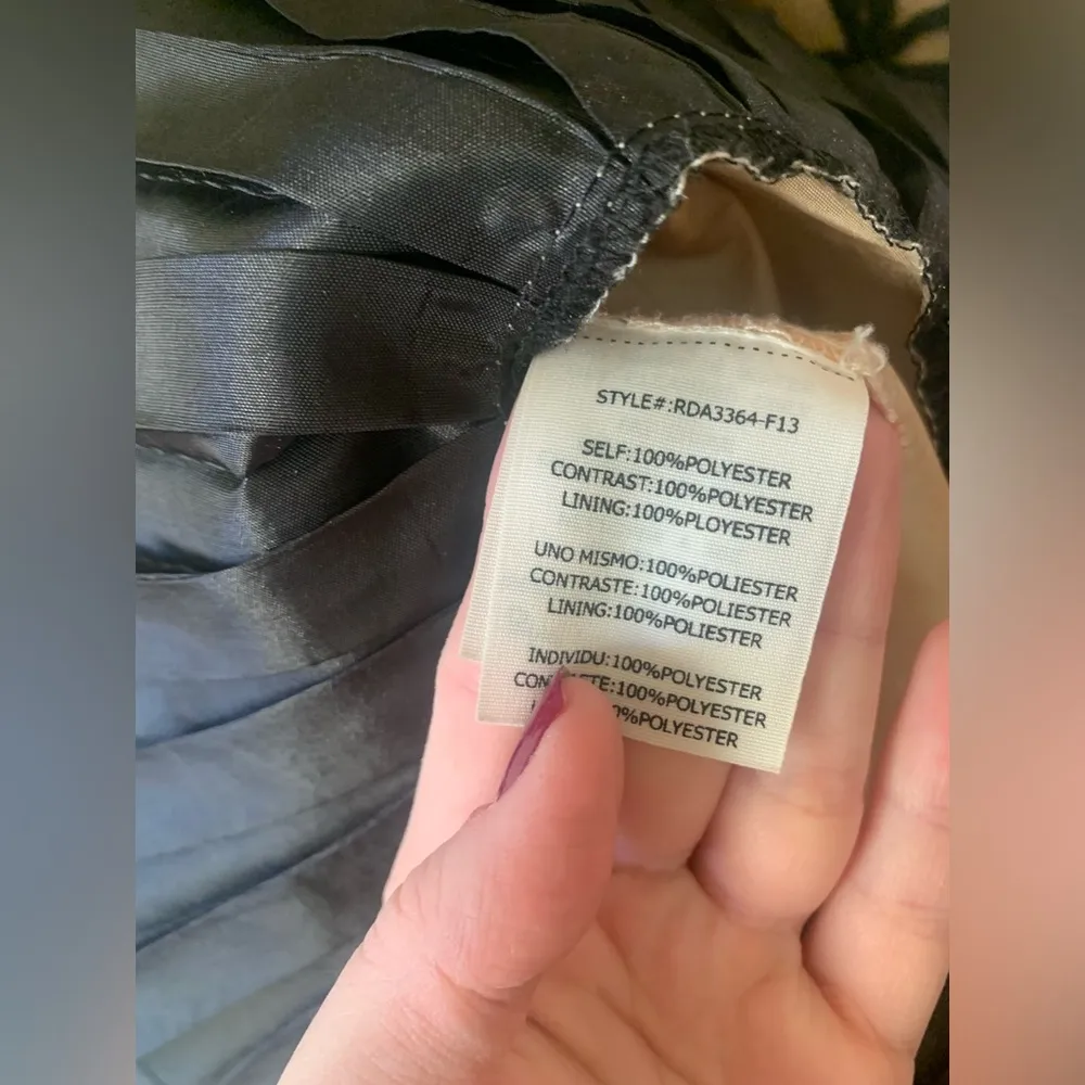 EUC RYU FLORAL EMBROIDERED DRESS WITH PLEATING - Image 5