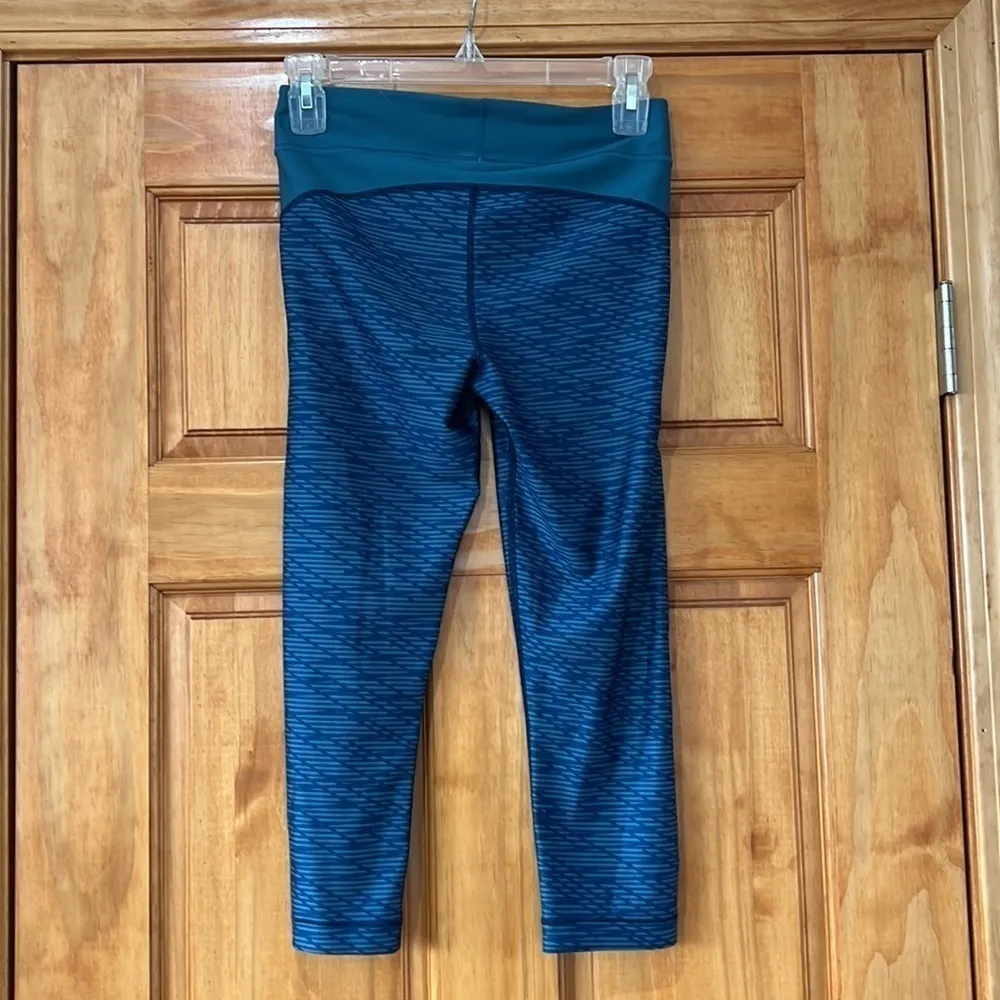 Under Armour Compression Heat Gear Leggings Small - Image 2