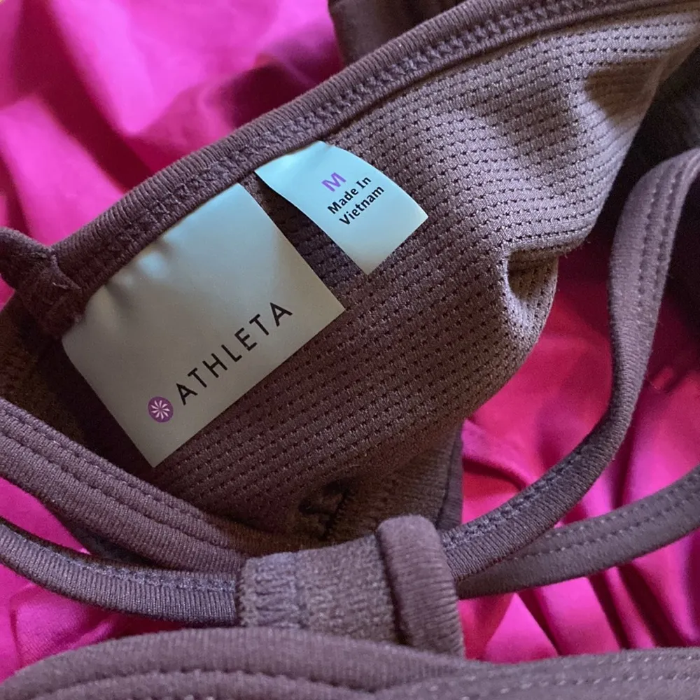 Athleta Hidden Agenda No Limits Built in Bra Racerback Tank Pink Deep Burgundy M - Image 5